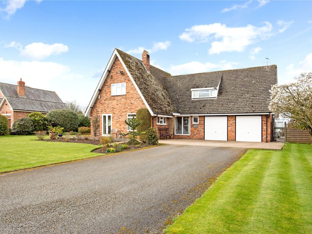 3 bed detached house for sale in Wyche Lane, Bunbury, Tarporley, Cheshire CW6, £725,000