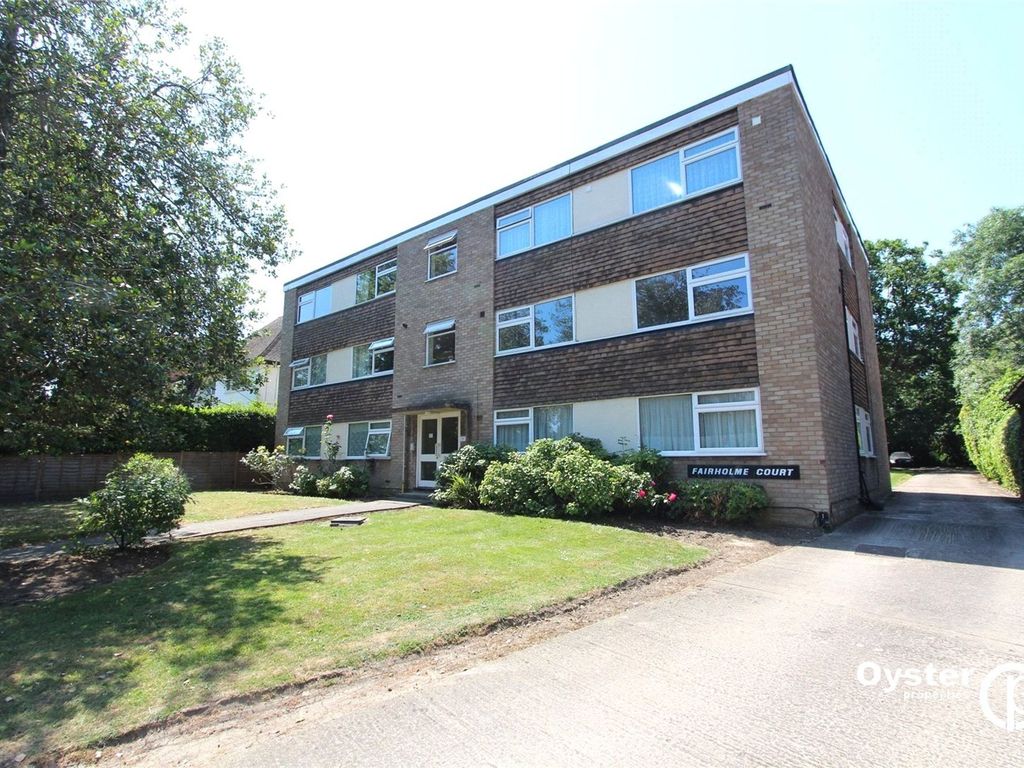 2 bed flat to rent in The Avenue, Hatch End HA5, £1,750 pcm