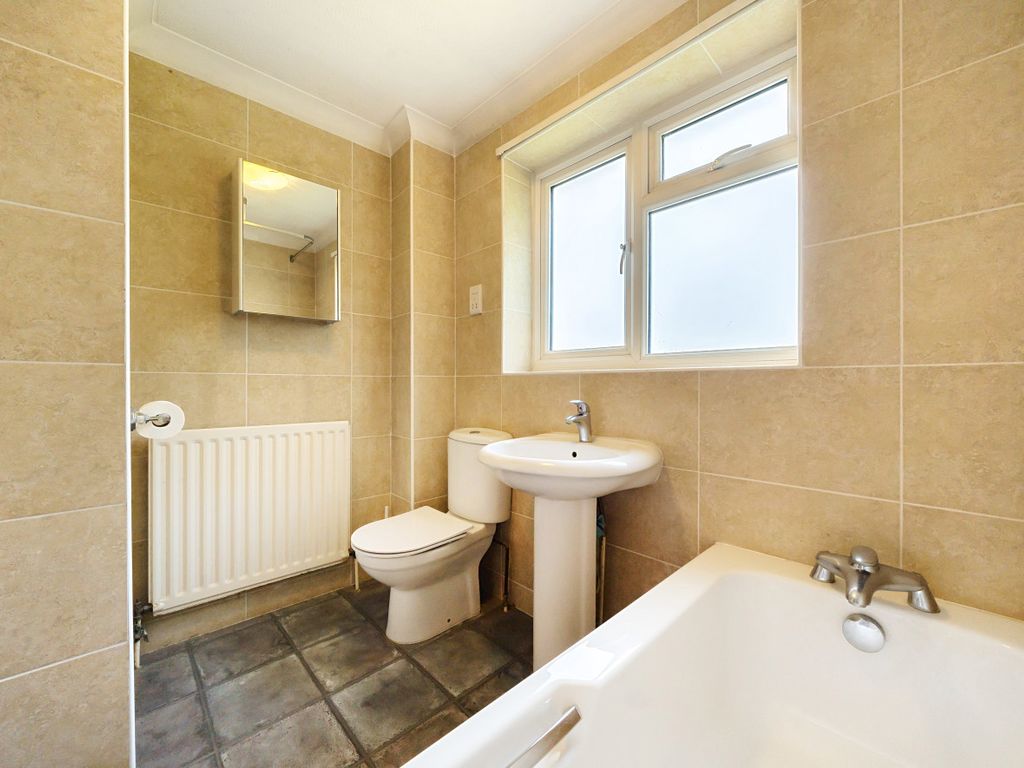 4 bed detached house for sale in Binfield Road, Wokingham, Berkshire RG40, £595,000