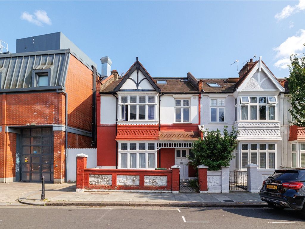 4 bed end terrace house for sale in Rosedew Road, London W6, £1,100,000