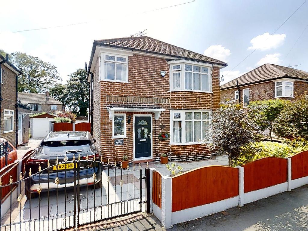 3 bed detached house for sale in Mount Drive, Urmston, Manchester M41, £399,995