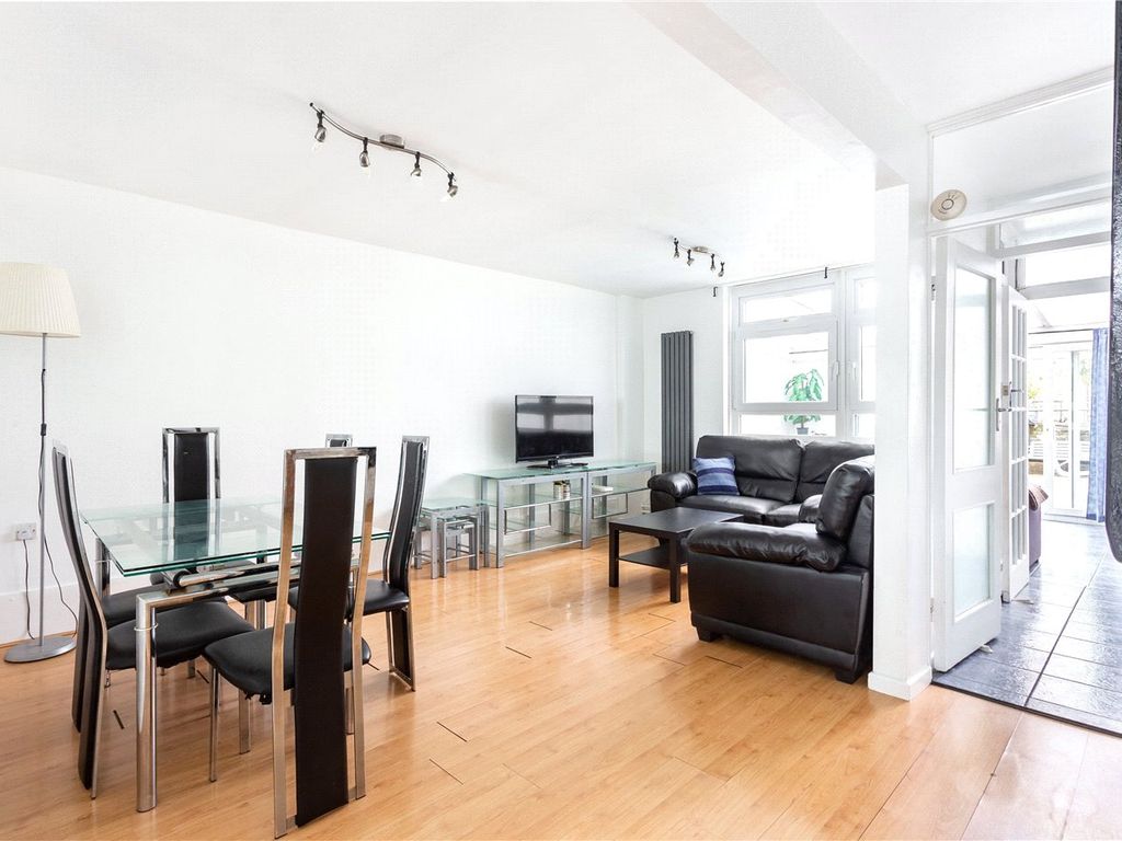 4 bed flat for sale in Headlam Street, London E1, £550,000