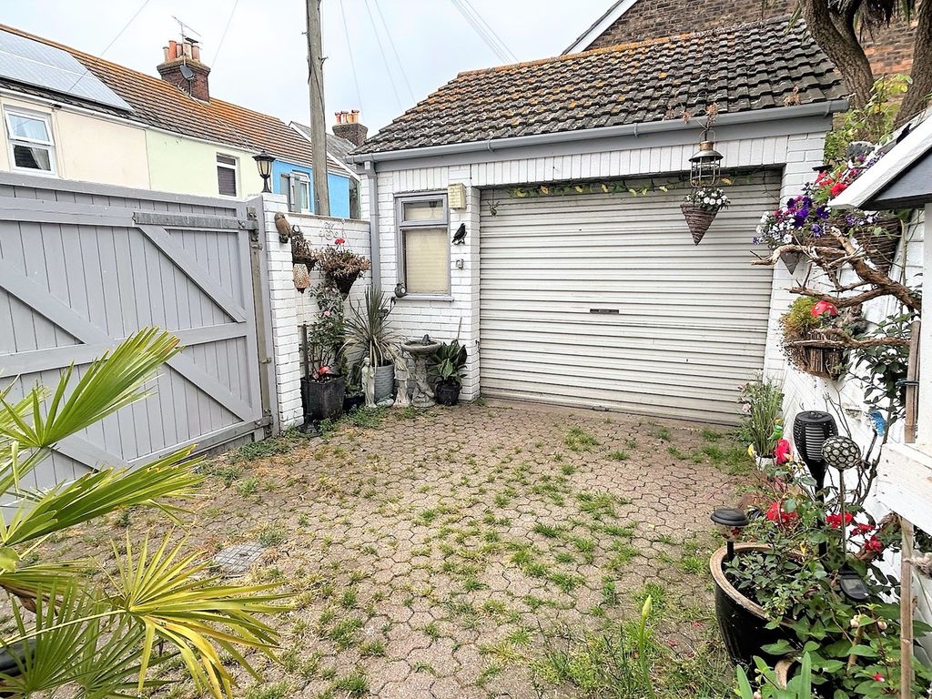 3 bed end terrace house for sale in Stanley Road, Poole Quay, Poole BH15, £400,000