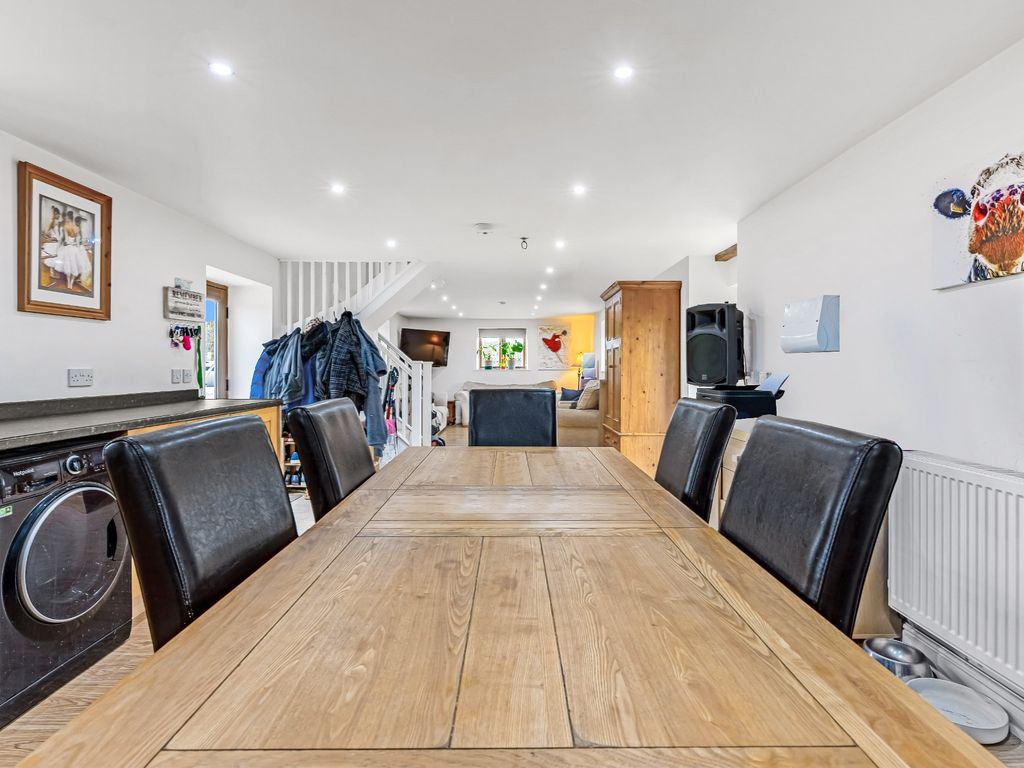 2 bed barn conversion for sale in Acton Beauchamp, Worcester WR6, £350,000
