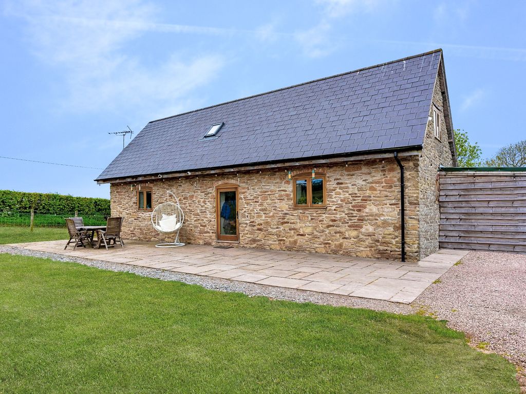 2 bed barn conversion for sale in Acton Beauchamp, Worcester WR6, £350,000