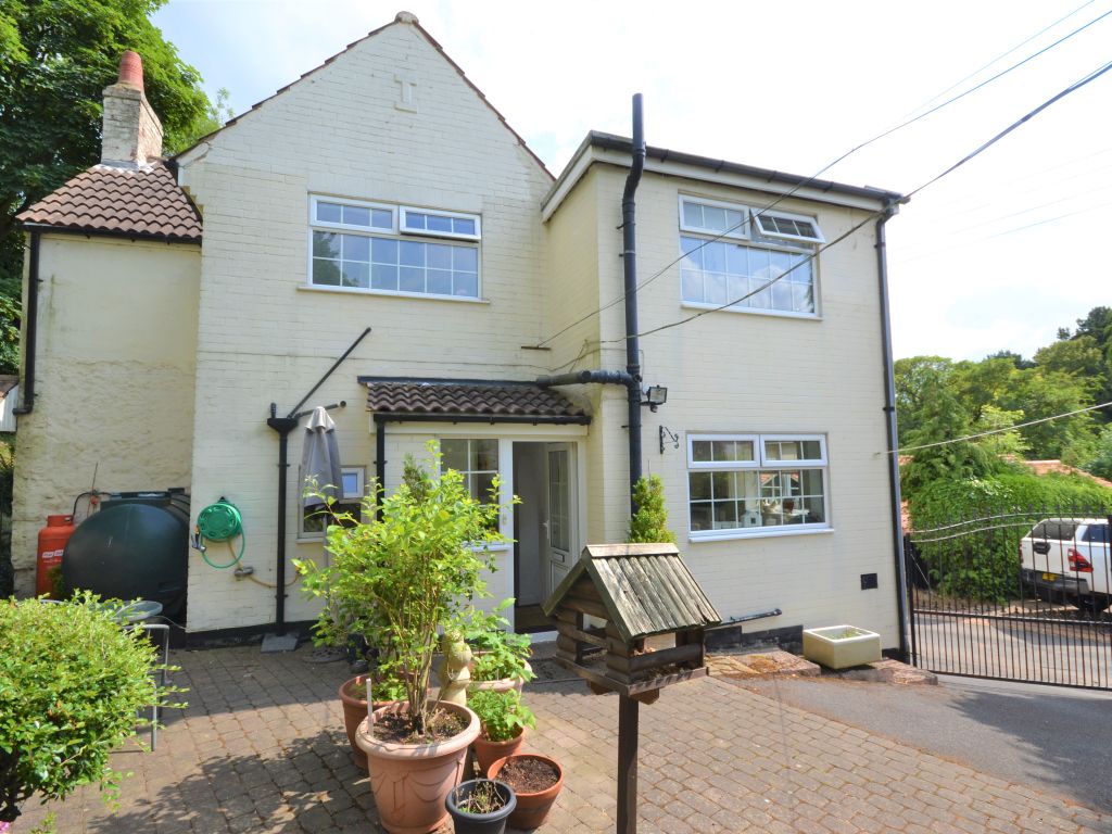 3 bed detached house for sale in Holme Hall Lane, Stainton, Rotherham S66, £450,000