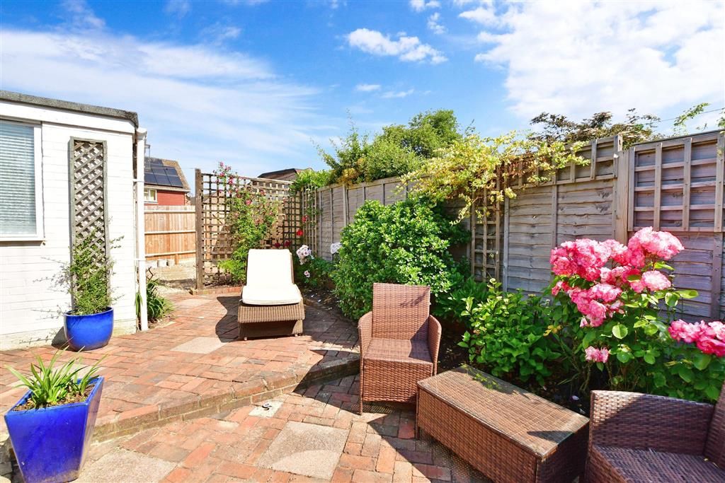2 bed end terrace house for sale in South Street, East Hoathly, East Sussex BN8, £390,000
