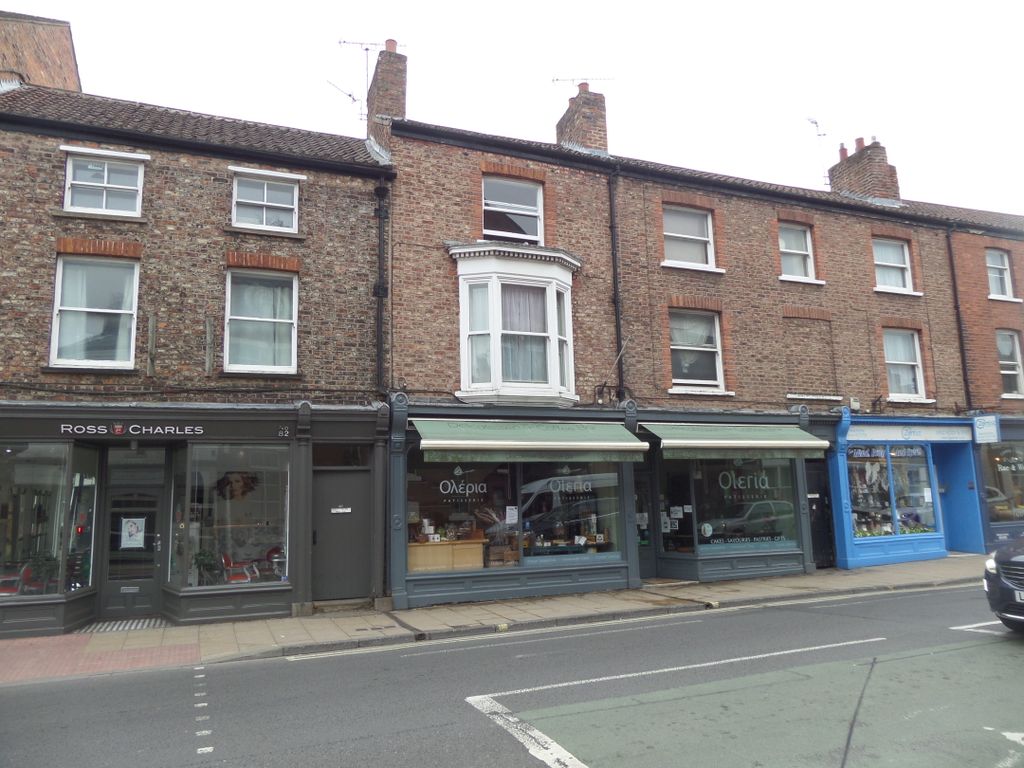 Retail premises to let in 78-80, Gillygate, York YO31, £18,000 pa