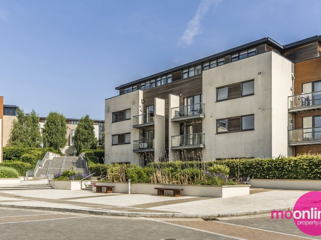 1 bed flat for sale in Peacock Close, Mill Hill, London NW7, £350,000