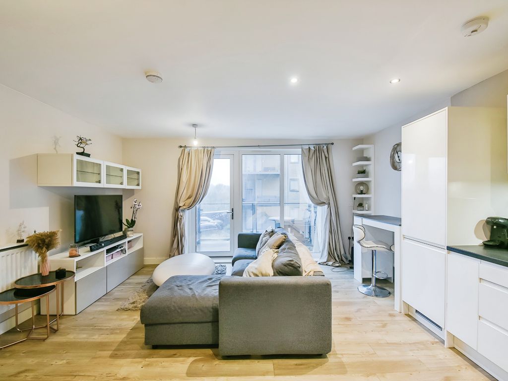 1 bed flat for sale in Apple Yard, London SE20, £360,000