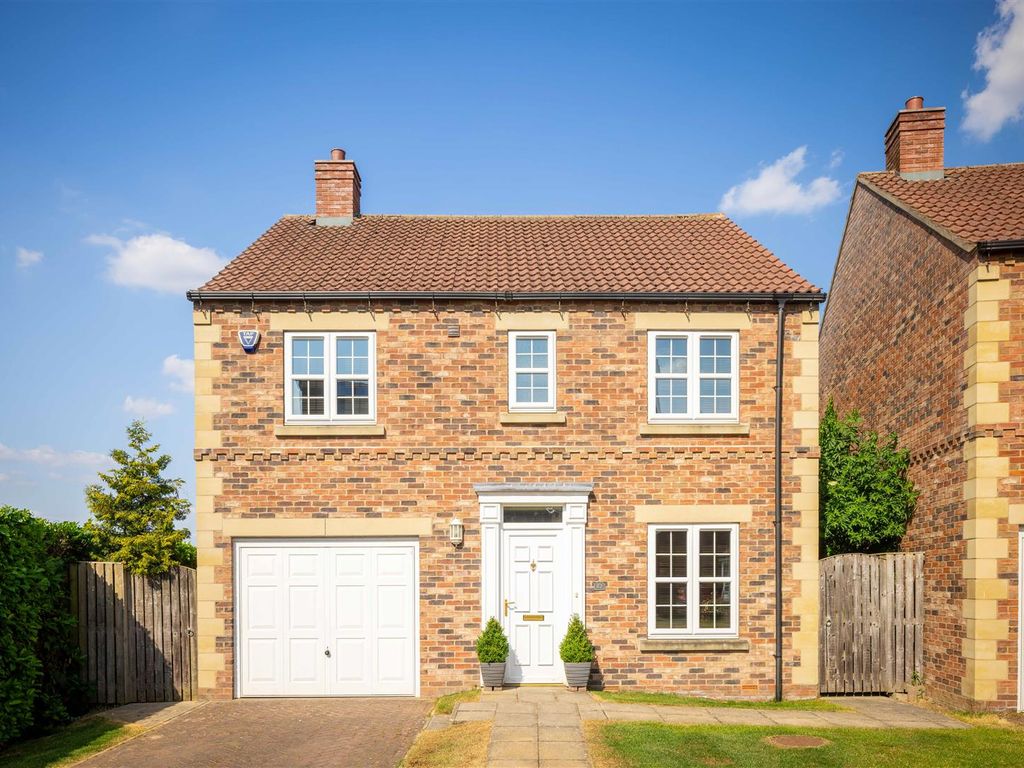 4 bed detached house for sale in Riverside View, Tadcaster LS24, £425,000