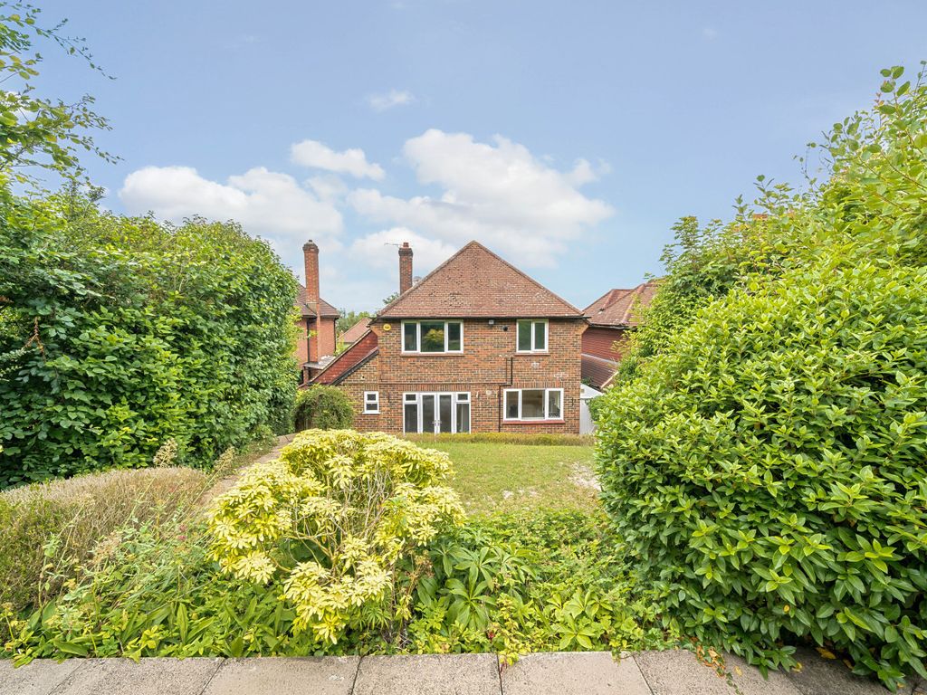 3 bed detached house for sale in High View Road, Guildford, Surrey GU2, £650,000