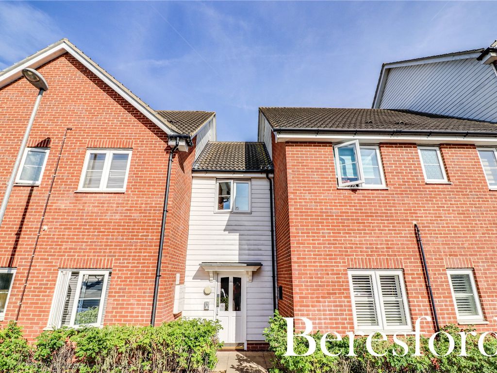 2 bed flat for sale in School Avenue, Basildon SS15, £260,000