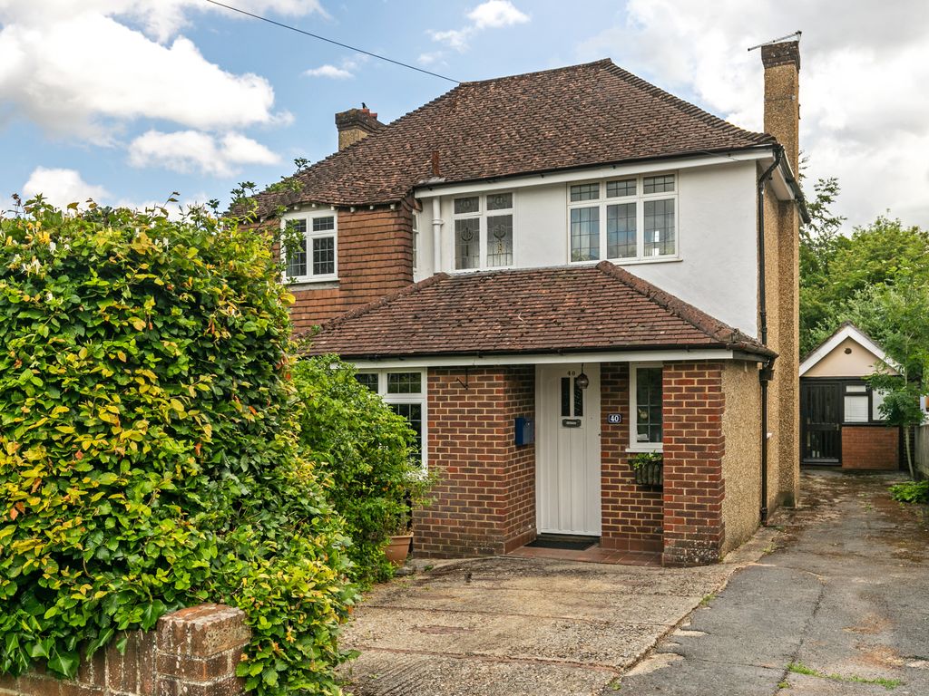 3 bed detached house for sale in Bereweeke Avenue, Winchester SO22, £800,000