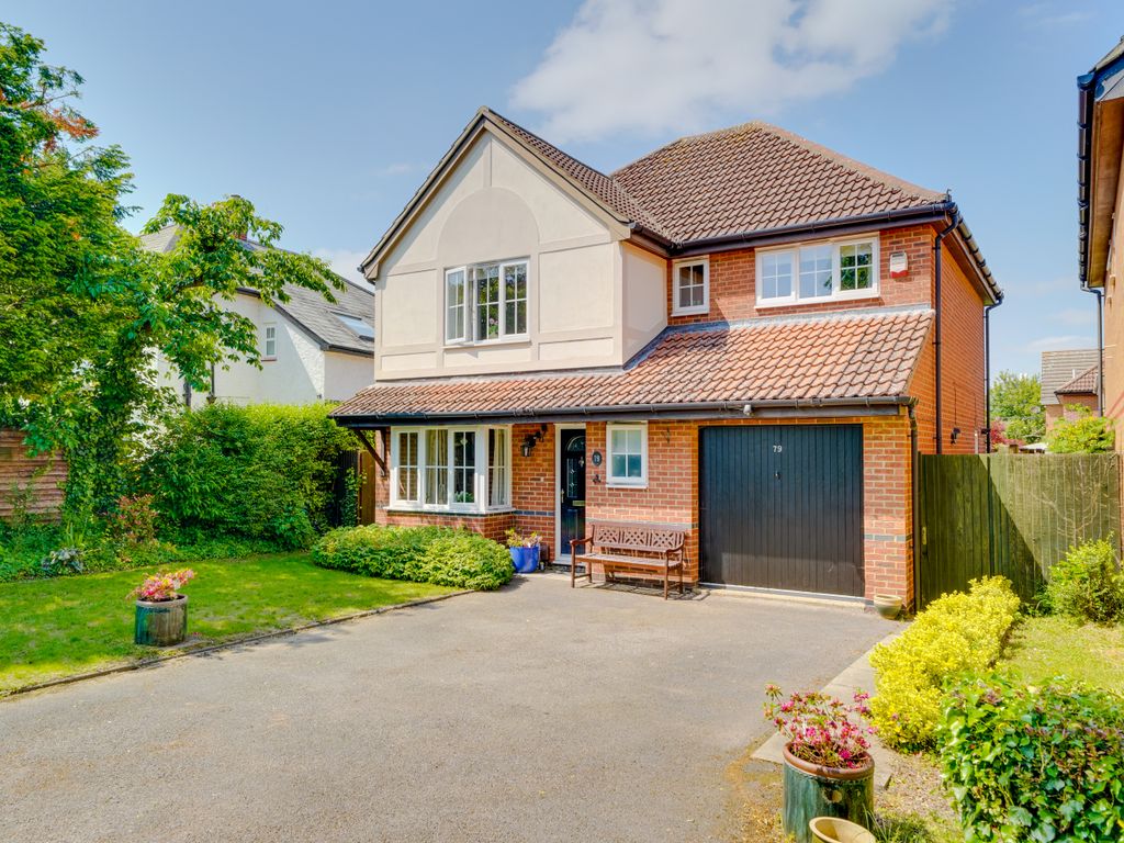 4 bed detached house for sale in Green Drift, Royston SG8, £600,000