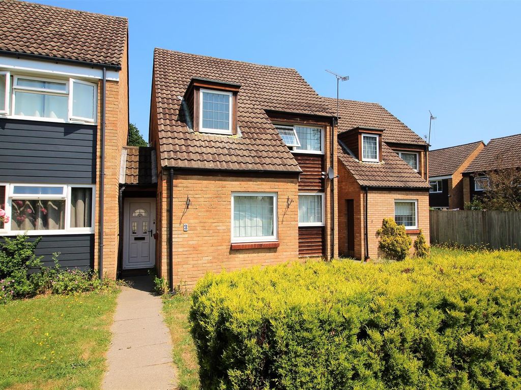 3 bed property for sale in Sandhills Way, Calcot, Reading RG31, £450,000