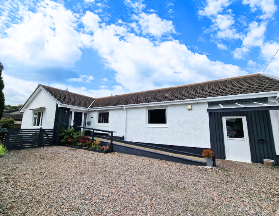 4 bed detached bungalow for sale in Lochandhu Road, Taynuilt PA35, £360,000