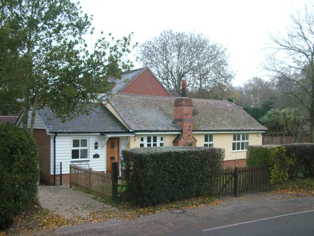 2 bed cottage to rent in Mill Green Road, Mill Green Fryering, Fryerning, Essex CM4, £1,699 pcm