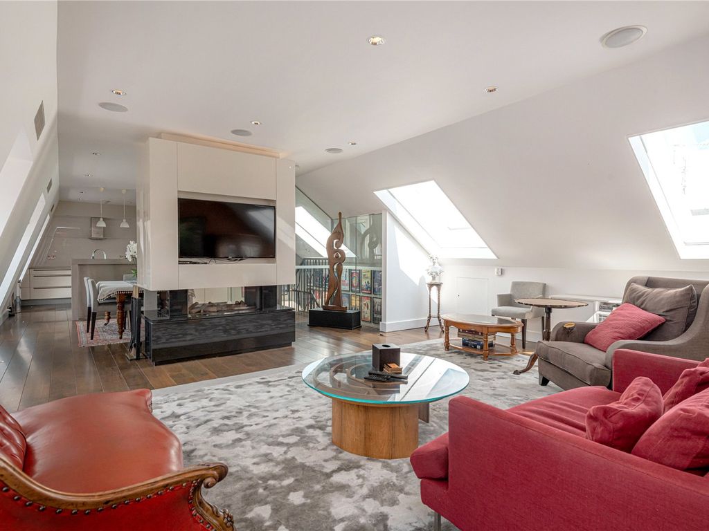 3 bed flat for sale in Long Acre, London WC2E, £2,495,000