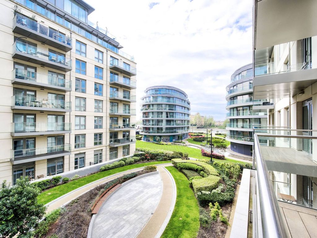 2 bed flat for sale in Fulham Reach, Hammersmith, London W6, £1,350,000