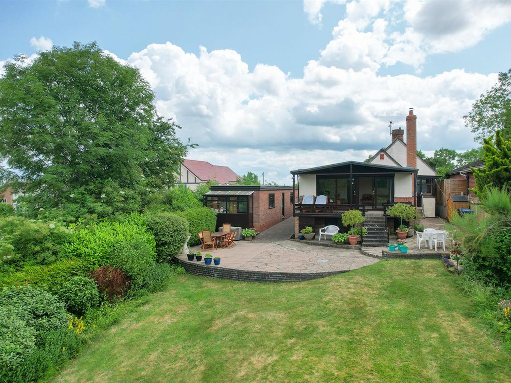 4 bed detached bungalow for sale in Bordon Hill, Stratford-Upon-Avon CV37, £600,000