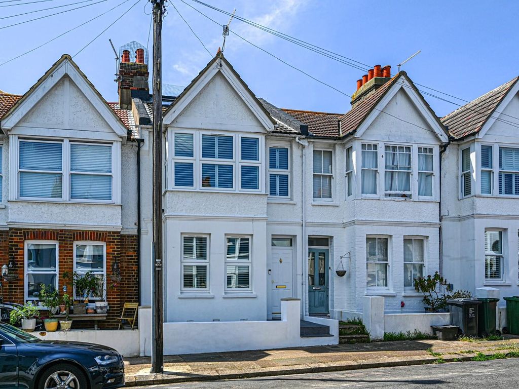 5 bed property for sale in Linton Road, Hove BN3, £725,000