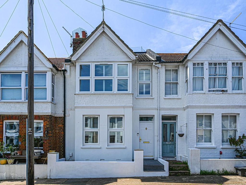 5 bed property for sale in Linton Road, Hove BN3, £725,000