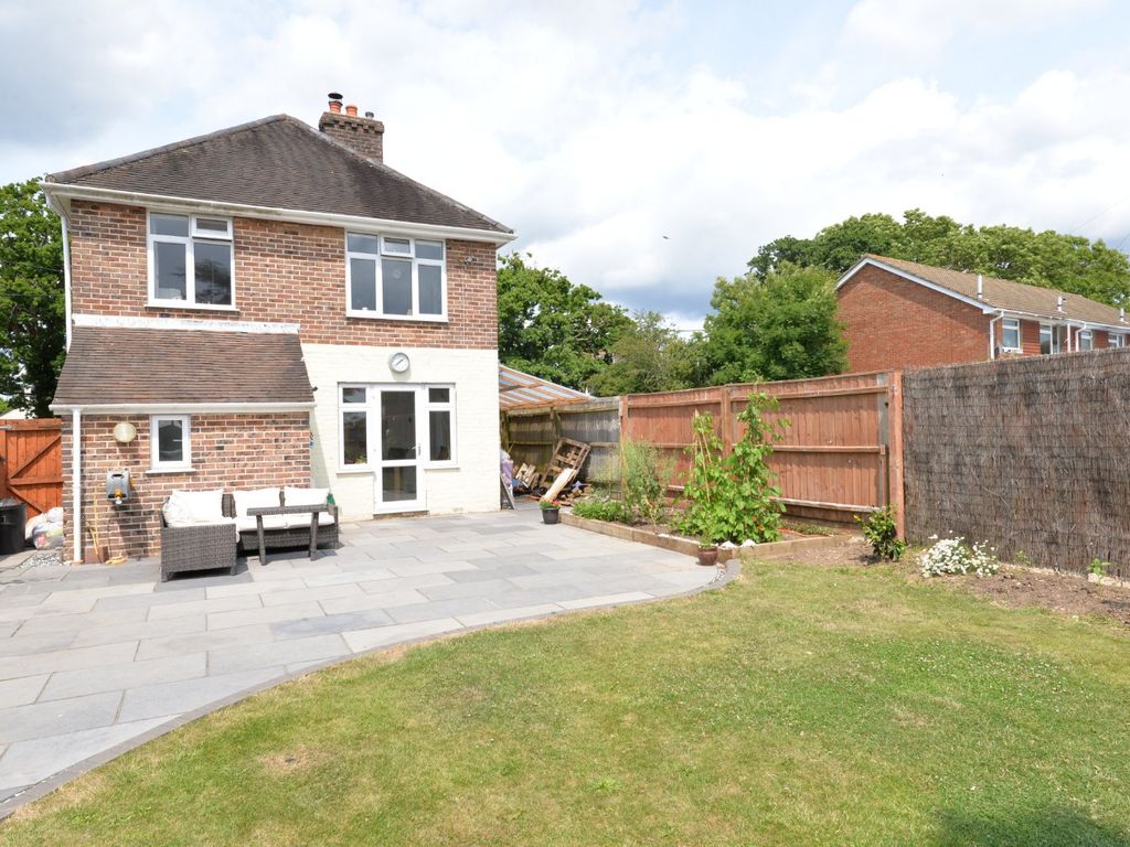 3 bed detached house for sale in Ashley Road, New Milton, Hampshire BH25, £479,950