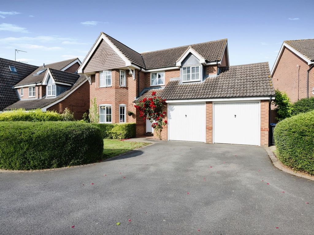 4 bed detached house for sale in Foxfield Way, Grange Park, Northampton NN4, £550,000