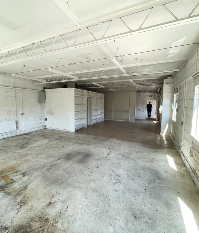 Warehouse to let in Grenville Road, London N19, £28,000 pa