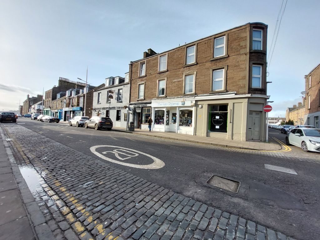 Retail premises to let in 55, Gray Street, Broughty Ferry, Dundee DD5, £16,000 pa
