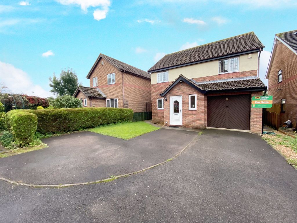 4 bed detached house for sale in Celtic Close, Undy, Caldicot NP26, £380,000
