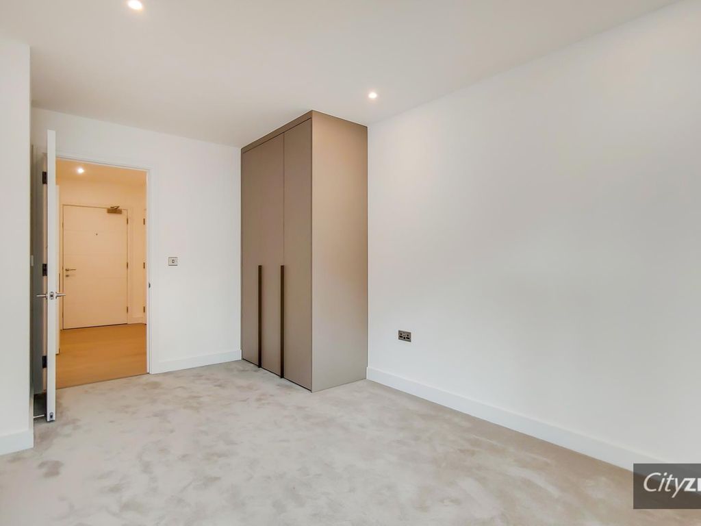 1 bed flat for sale in Rosewood Building, Cremer Street, Shoreditch, London E2, £800,000