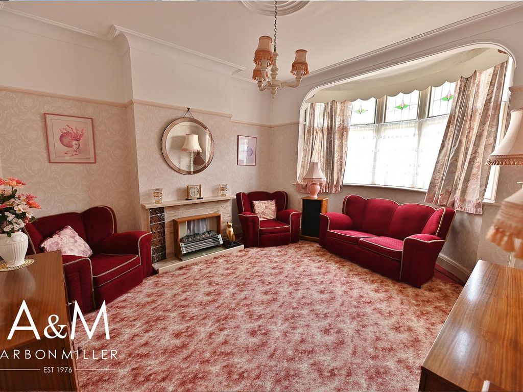 3 bed end terrace house for sale in Horns Road, Ilford IG6, £450,000