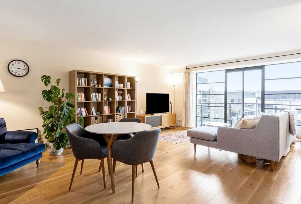 2 bed flat for sale in Kings Cross, London N1, £799,995