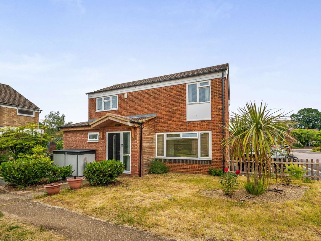 3 bed detached house for sale in Foster Road, Kempston, Bedford MK42, £375,000