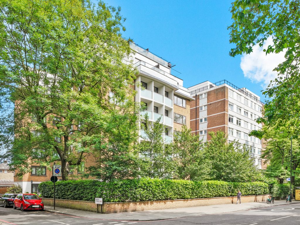 2 bed flat for sale in Finchley Road, London NW8, £1,125,000