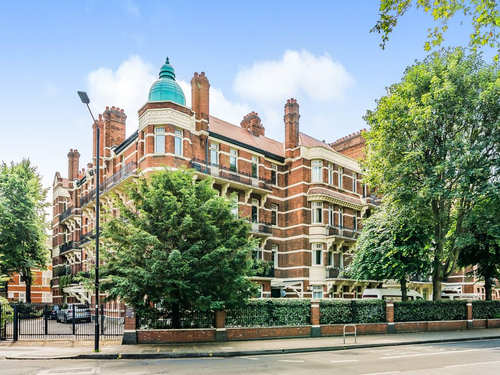 4 bed flat for sale in Brook Green, London W6, £1,550,000