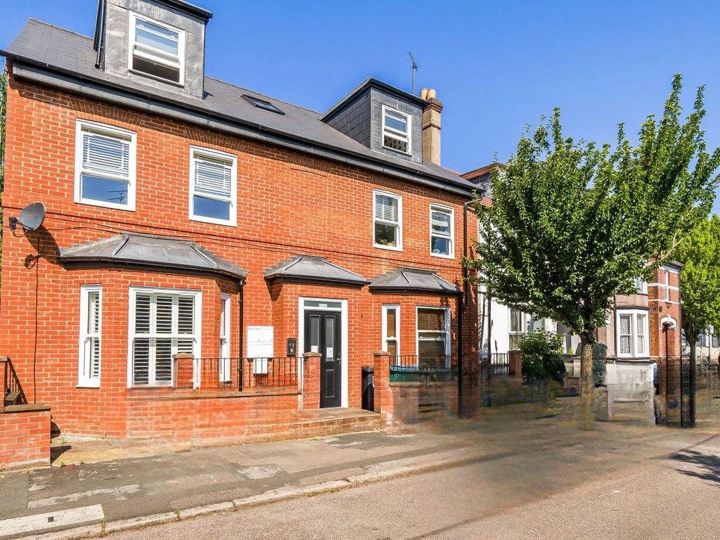 1 bed flat for sale in Gladstone Road, Watford, Hertfordshire WD17, £260,000