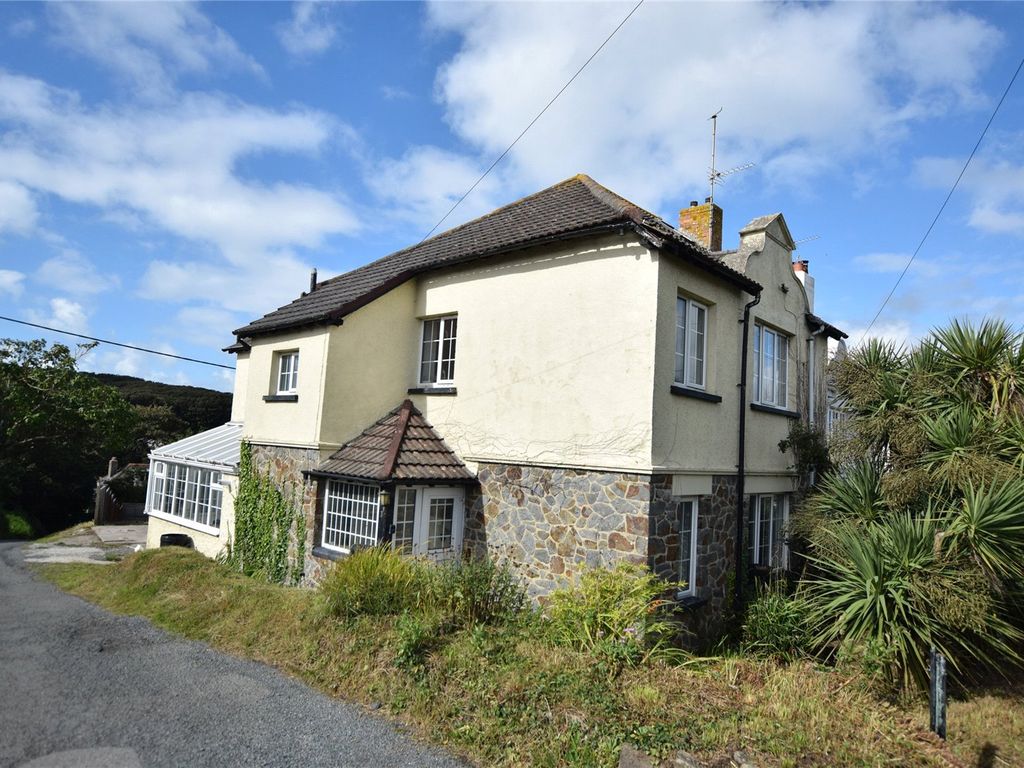 4 bed end terrace house for sale in Arundel Terrace, Bude EX23, £400,000