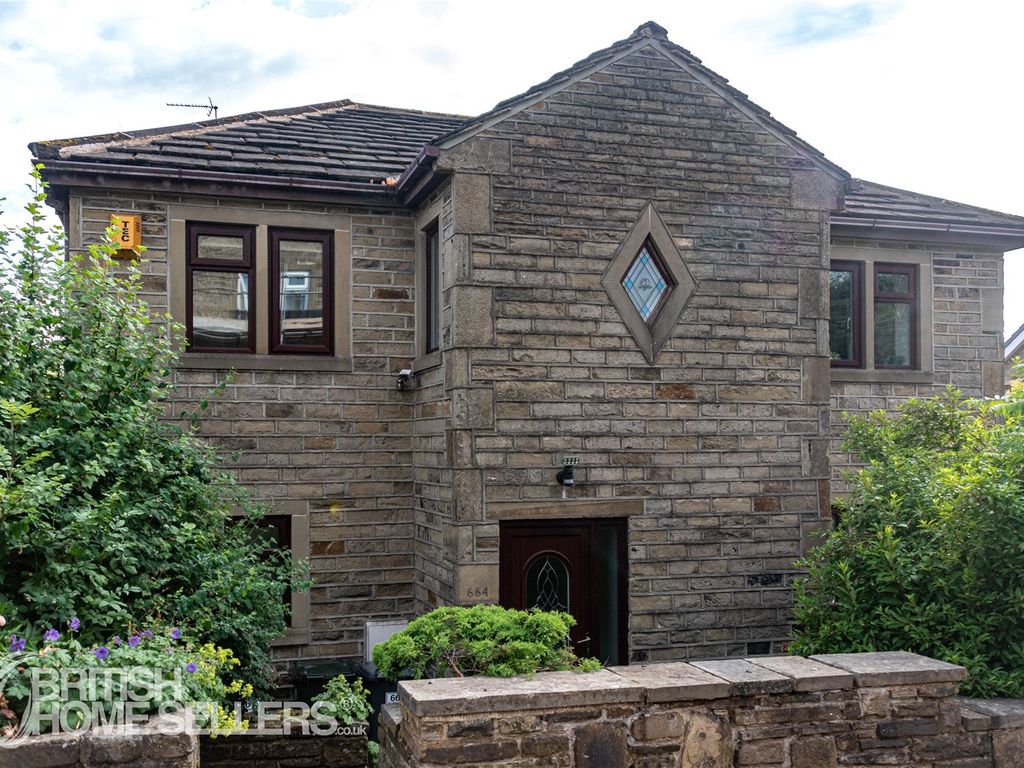 4 bed detached house for sale in Huddersfield Road, Wyke, Bradford, West Yorkshire BD12, £325,000