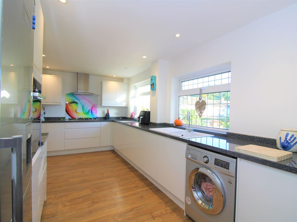 3 bed terraced house for sale in Eliot Road, Stevenage SG2, £400,000