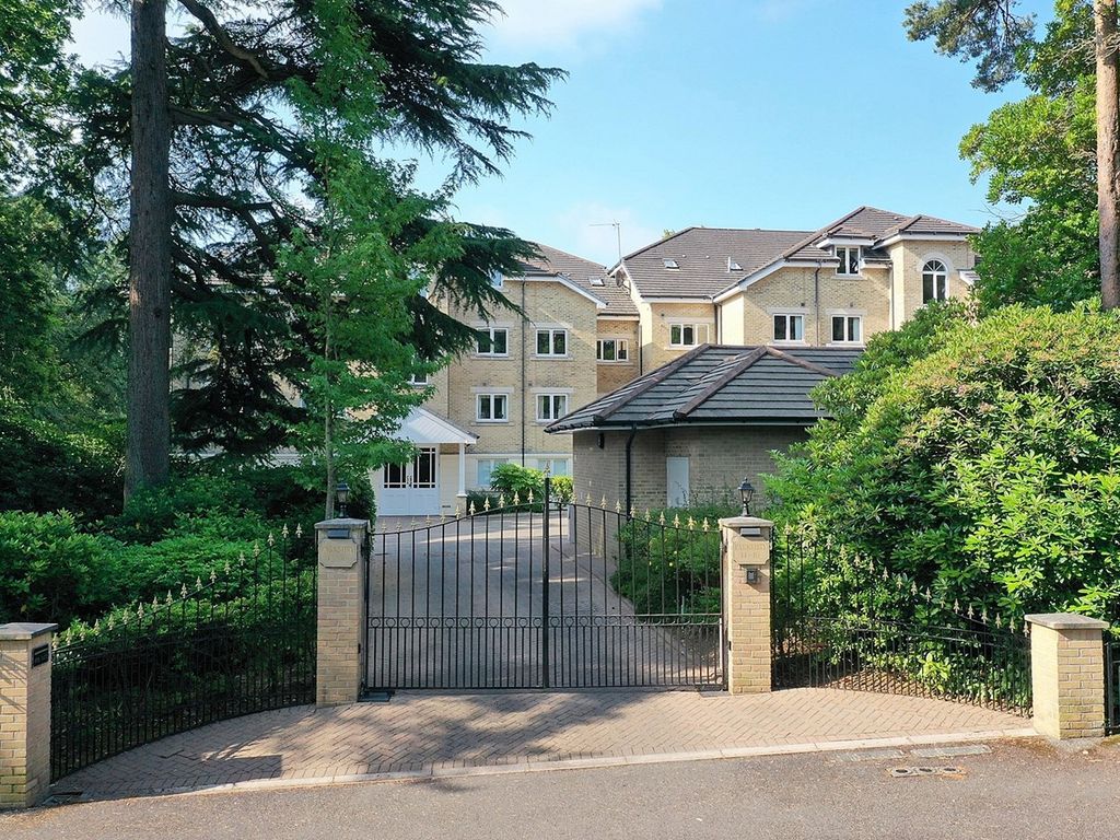 3 bed flat for sale in Balcombe Road, Branksome Park, Poole BH13, £800,000