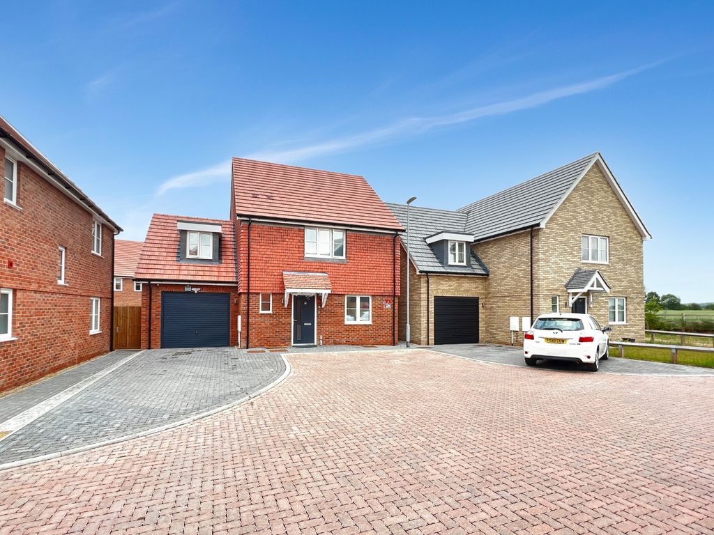 4 bed detached house for sale in Bennett Way, Sawston, Cambridge CB22, £595,000