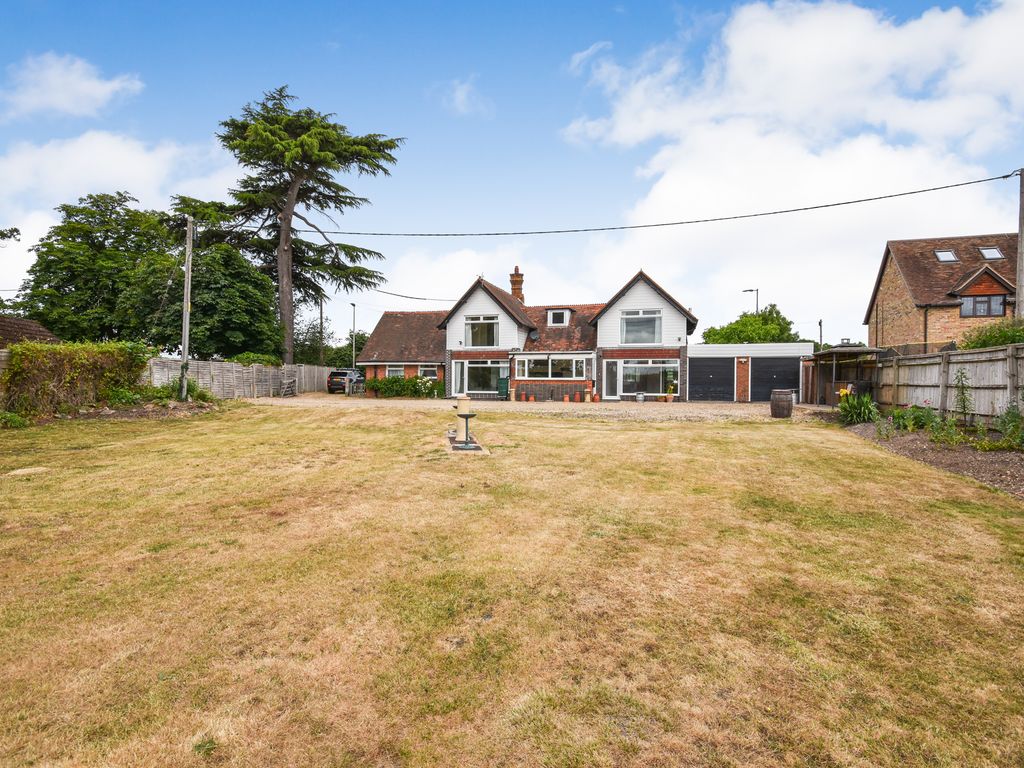 4 bed detached house for sale in Burghfield Bridge, Burghfield, Reading RG30, £650,000