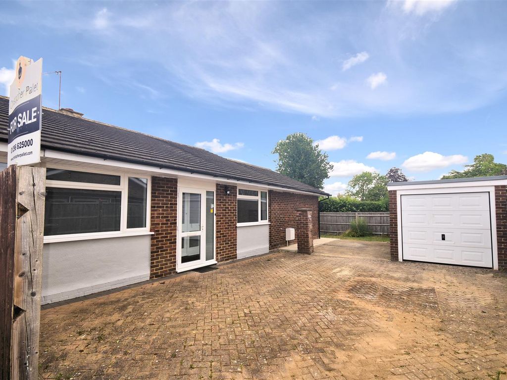 4 bed semi-detached bungalow for sale in Home Close, Weston Turville, Aylesbury HP22, £485,000