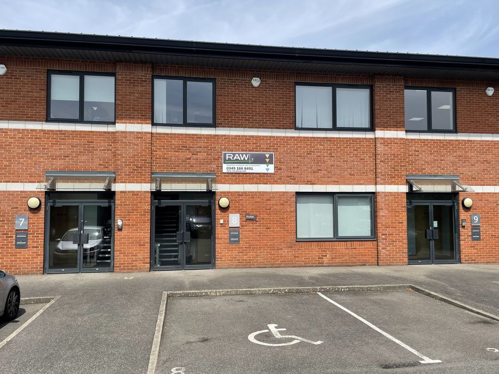 Office to let in Stanhope Gate, Camberley GU15, £34,750 pa