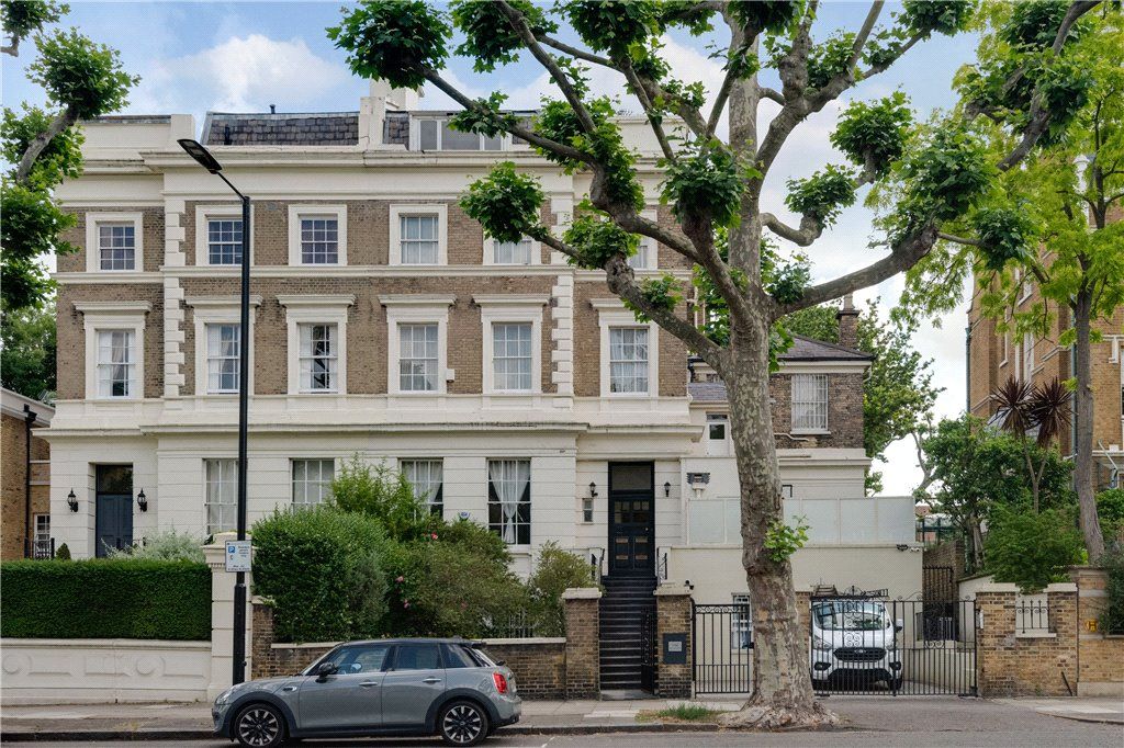2 bed flat for sale in Hamilton Terrace, London NW8, £875,000