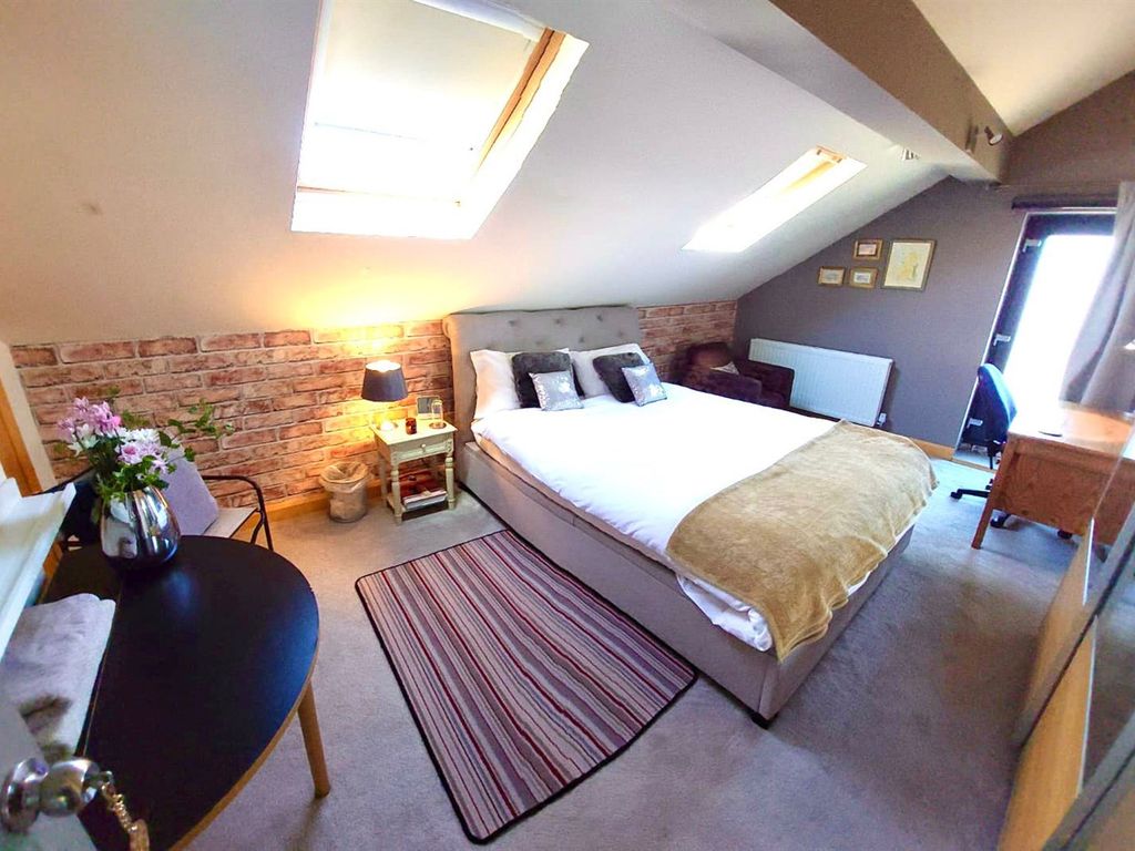3 bed end terrace house for sale in Clifton Street, Alderley Edge SK9, £495,000