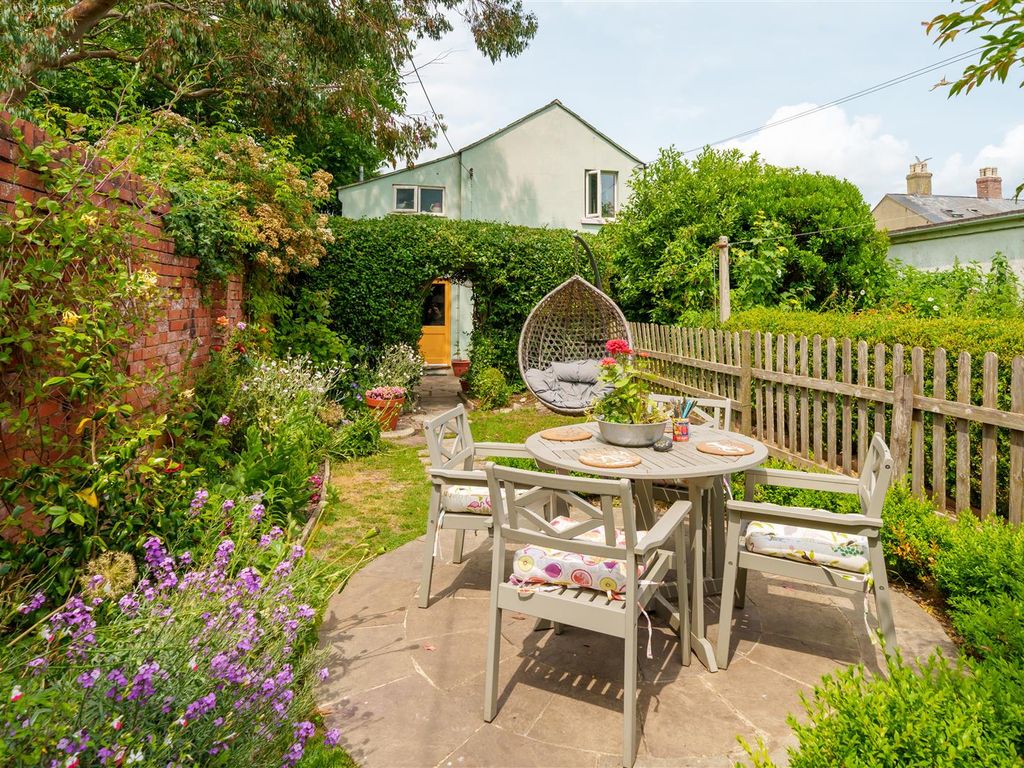 3 bed end terrace house for sale in Asker Terrace, Bridport, Dorset DT6, £375,000